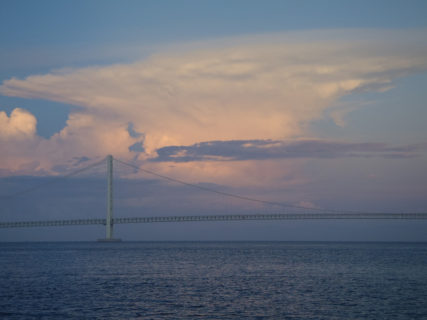 ラピュタな雲＠明石海峡大橋